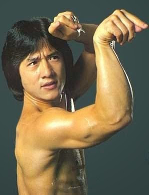 Jackie Chan (成龙) demonstrating the Mantis Kung Fu move Mantis Catches the Cicada (螳螂捕蝉).