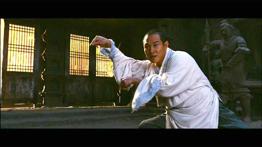 Jet Li (李连杰) demonstrating the Mantis Kung Fu move Mantis Catches the Cicada (螳螂捕蝉). From Lion's Gate Entertainment's 2008 movie The Forbidden Kingdom written by John Fusco who himself is a student of Mantis Kung Fu!